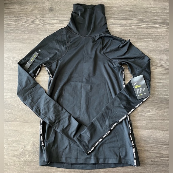 NWT Nike Running Long-sleeve Size S - Picture 1 of 3